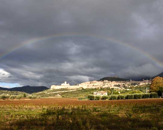 Assisi im Regenbogen